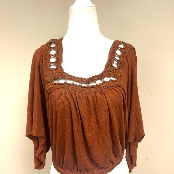 Free People linen blend boho style top.  Size XS - Picture 3 of 8